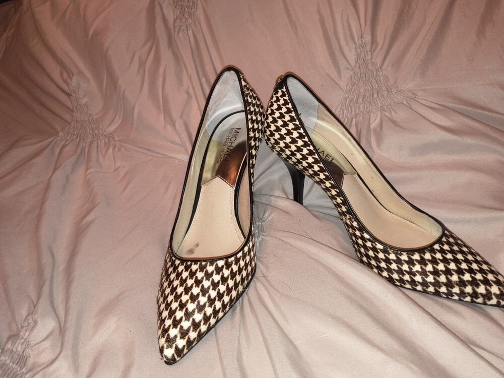 Michael Kors Houndstooth Pointed Toe Pump Heels Black/White size 7 Slip-On